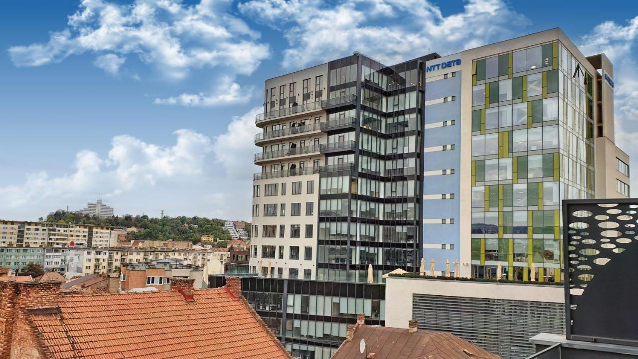 Appartement Cozy Penthouse In A New Business Building In City Center. Free Private Parking à Cluj-Napoca Extérieur photo