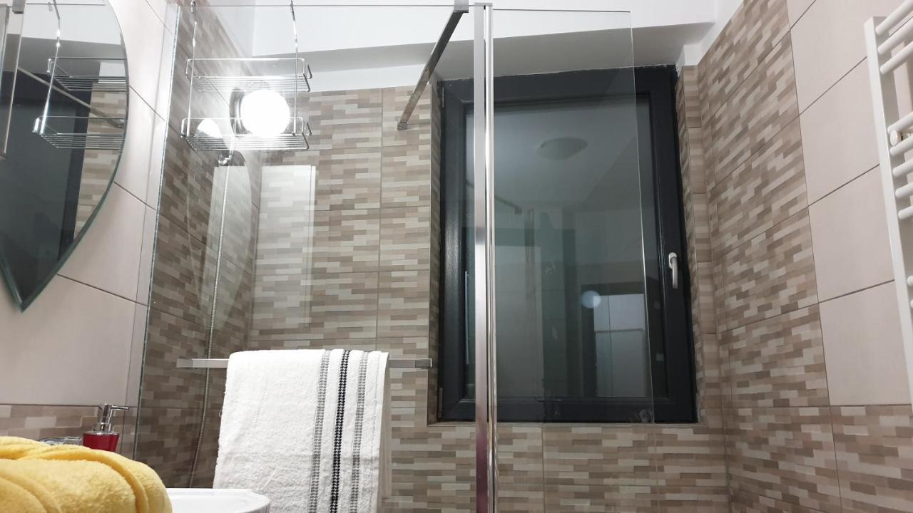 Appartement Cozy Penthouse In A New Business Building In City Center. Free Private Parking à Cluj-Napoca Extérieur photo